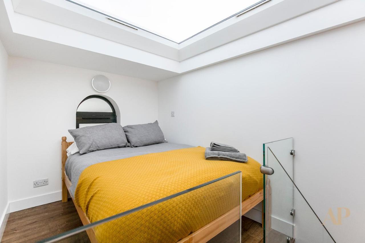 Split Level Studio Apartment In Camden London Eksteriør billede